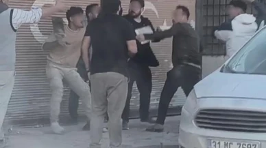 Keserli kavga kamerada: Hatay'da yaşanan yumruklu ve keserli kavga korku dolu anlar yaşattı