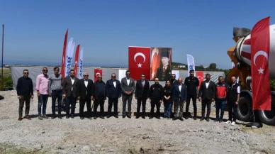 Arsuz’da yıkılan ahırların temeli atıldı: Arsuz Kaymakamı Hasan Gökpınar katıldı