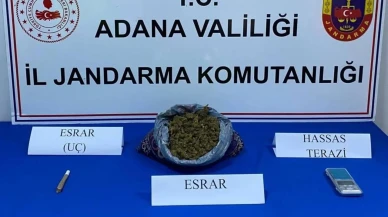 Pozantı'da jandarmadan şok uyuşturucu baskını: Araçtan yarım kilo esrar çıktı, 2 gözaltı