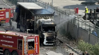 Aydın'da Kağıt Fabrikası'na giden tırda yangın: Büyük hasar, can kaybı yok
