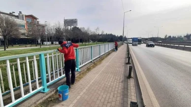 Kocaeli'nin ana arteri yenilendi: D-100'deki paslı korkuluklar tarihe karıştı