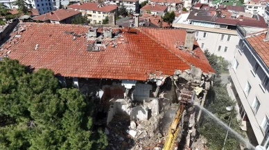 Büyükçekmece'de 35 dairenin yıkımı sonrası Başkan Akgün: 'Deprem İstanbul’un beka sorunudu