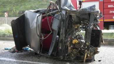 Anneler Günü'nde yürek yakan kaza: Hurdaya dönen otomobildeki kadın hayatını kaybetti