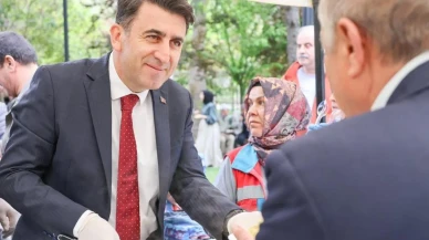 Bilecik'te Vali Aygöl'den geleneksel pilav ikramı: Cuma buluşmaları devam ediyor