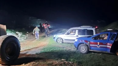 Van'da pancar toplamaya gidenler mahsur kaldı! Jandarma ve belediye ekipleri nasıl kurtardı?