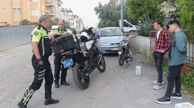 Ehliyetsiz motosiklet sürücüsü kovalamaca sonrası yakalandı, ceza yağdı