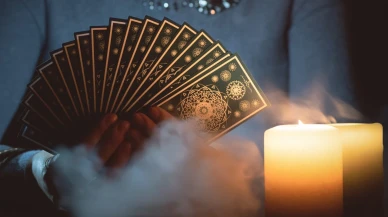 12 Mayıs 2025 tarot açılımı! Geçmiş, şimdi ve gelecek kartları ne anlatıyor?