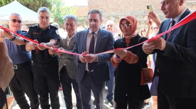 Burhaniye Halk Eğitim kadınların el emeği sergileniyor