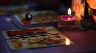 Bugün içsel dönüşümün gizemiyle karşılaşacak mısınız? 13 Mayıs 2025 tarot açılımı