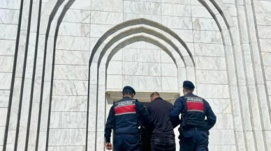 Aranan şahıs Jandarmadan kaçamadı: Muğla'da 3 suçtan aranan A.D. yakalandı