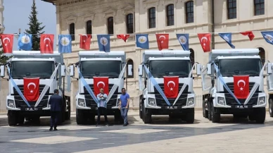 Sivas belediyesi araç filosuna güç kattı: 51 yeni araç Sivaslıların hizmetine sunuldu