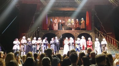 Amadeus'a En İyi Dış Yapım Ödülü Verildi