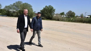 Karacabey Belediyesi'nden Ortasarıbey Mahallesi'ne büyük hizmet: Parke taş tamiri ve yol düzenlemesi yapıldı