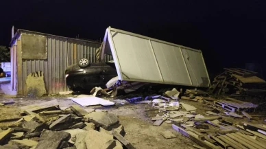 Bodrum’da otomobil konteynere çarptı: 3 yaralı