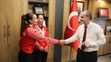 Avrupa Halter Şampiyonası'nda Niğde'nin gururu: Aysel ve Cansel Özkan altın ve bronz madalya kazandı