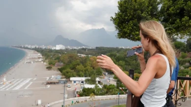 Antalya'da Rus turiste ilginç saat operasyonu: Çocuklara vermek için almış