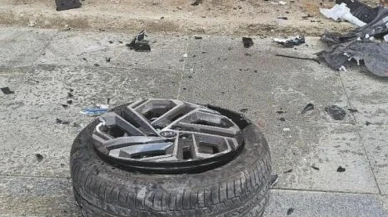 Ankara'da feci kaza: Otomobil üst geçit ayağına çarptı 2 kişi yaralandı