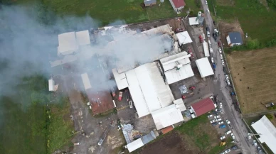 Yangın paniği! Sakarya'daki fındık fabrikasında büyük hasar, çalışanlar güvende