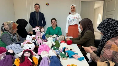 Samsat'ta annelerin elinden doğal oyuncaklar: Amigurumi kursu çocuk sağlığını nasıl koruyor?
