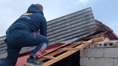 Van İtfaiyesinin fırtınaya karşı mücadelesi: Gece boyu seferber oldu