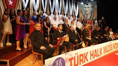 Nazilli Belediyesi THM Korosu Gençlik Konseri verdi