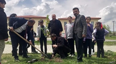 Çıldır Şehit Öğretmen Sezgin Yolcu YBO'da fidan dikimi yapıldı