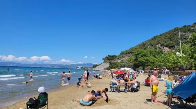 Yaz güneşi Dilek Yarımadası'nda tatilci akınına neden oldu