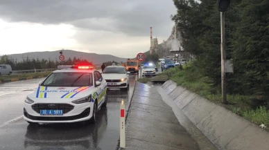 Isparta yolunda facia eşiğinden dönüldü: Midibüs kazasında 15 yaralı