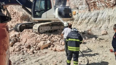 Altınözü’nde İş Makinesi Yangını: Hatay'da İş Makinesinin Motor Kısmında Yangın Çıktı