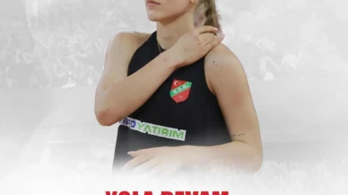 Genç smaçör Şevval Acıbal Karşıyaka Voleybol'da kalıyor