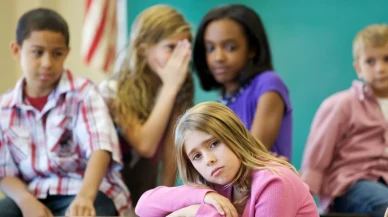 Akran zorbalığı: Gelecek nesillerin kâbusuna dikkat! Çözüm yolları ve önleme stratejileri neler?