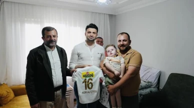 Bursaspor Başkanı Enes Çelik'ten hasta taraftara anlamlı ziyaret