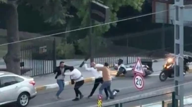 Pendik’te yol verme kavgası: Yumruklar, kask ve bıçak havada uçuştu