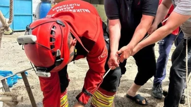 Burhaniye'de kuyuya düşen kuzuyu itfaiye kurtardı