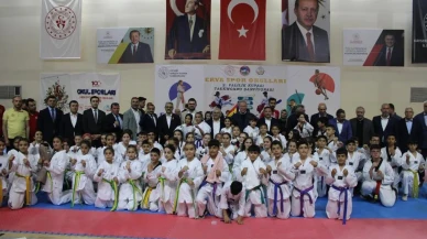 Erva spor okulları 2. valilik kupası taekwondo şampiyonası yapıldı: Kayseri'de 300 sporcu yarıştı