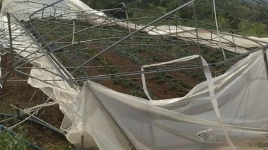 Derecik'te şiddetli fırtına: Büyük hasara yol açtı