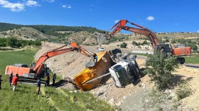 Hafriyat Kamyonu Devrildi: Bir Yaralı