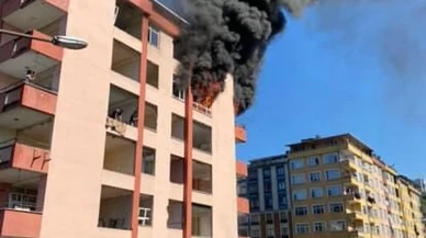 Rize'de boşaltılan apartmanda yangın