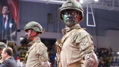 19 Mayıs'ta Bolu'da komandoların gökyüzündeki şovuna büyük alkış