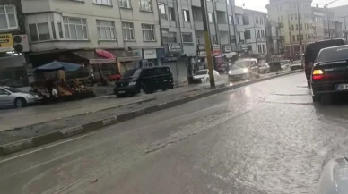 Boyabat'ta sağanak yağış: Sel beraberinde getirdi