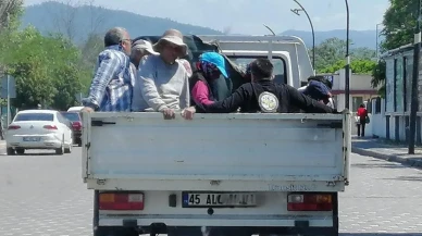 Kamyonet kasasında tehlikeli yolculuk: Manisa'da can güvenliği hiçe sayıldı