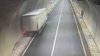 Erzurum'daki Pirinkayalar Tüneli'nde korkutan kaza: Kamyon duvara çarptı, yaralı yok