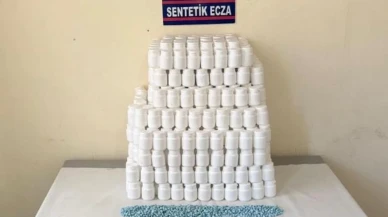 Manisa'da jandarma depoda 62 bin sentetik uyuşturucu hap ele geçirdi