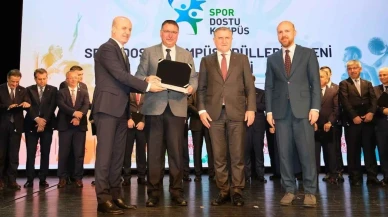 Selçuk Üniversitesi, 'Spor Dostu Kampüs Projesi' ile ödül aldı! Ödül törenine kimler katıldı?