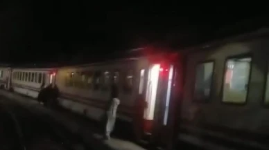 Doğu Ekspresi İliç Garında heyelan yüzünden bekliyor