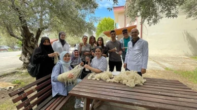 Edremit'teki TAB öğrencileri geleneksel kök boyamacılığı canlandırdı!