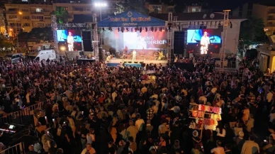 Menemen'de Hıdırellez coşkusu! Hüsnü Şenlendirici sahnede, yarışmalar ve konserlerle dolu bir gece