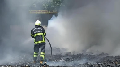 Şanlıurfa'da korkutan yangın: Atık maddelerin toplandığı alanda yangın çıktı