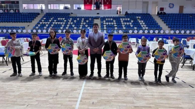Hakkari'de 90 öğrencinin katıldığı 'Akıl ve Zekâ Oyunları Turnuvası' sona erdi: Kazananlar Kars'a gidiyor