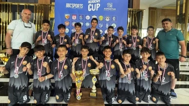 Yıldızkent Spor, Antalya'da iki kupa ve bir gol kralıyla dönerek Erzurum'u gururlandırdı